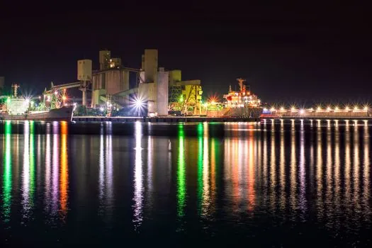 Synthetic Resin selection for marine engineering - Trackable Signals for the Next Spec Cycle