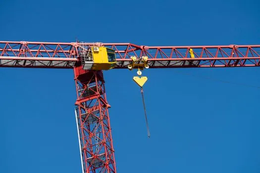 medium die casting machine footprint and crane hook height for die changes - Safety, Standards, and Sourcing