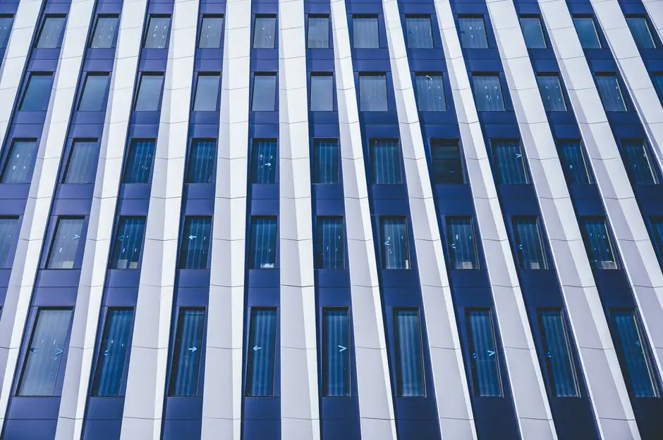 Metal Curtain Wall Panel Selection for Commercial Buildings
