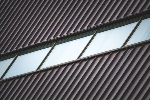 Metal Curtain Wall Panel selection for hospitals - Thermal-Break Continuity and Acoustic Targets