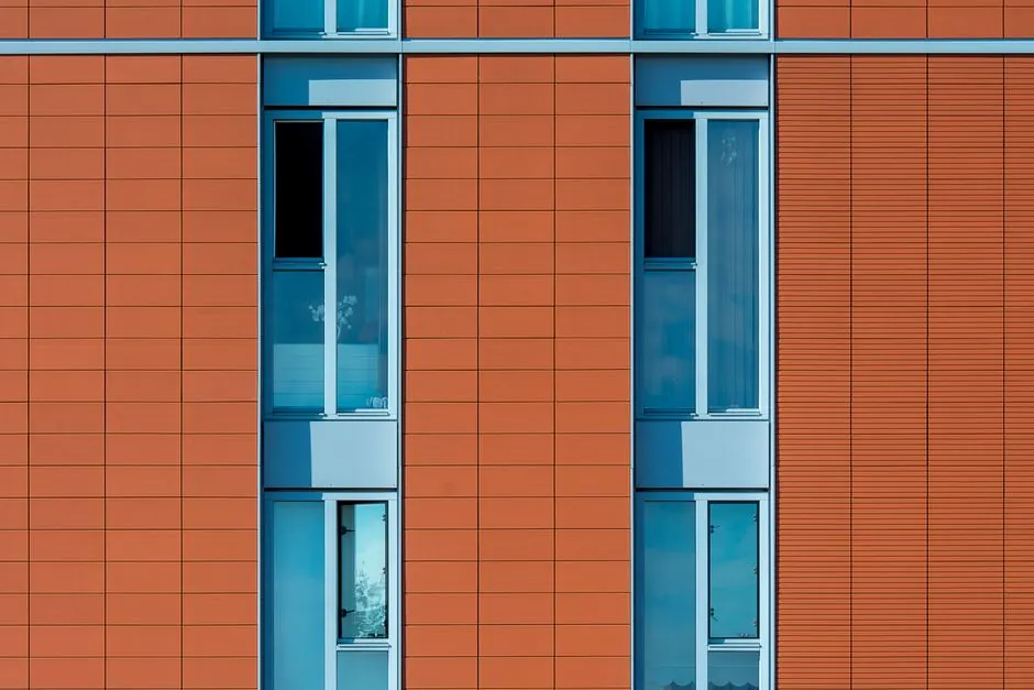 Metal Curtain Wall Panel Selection for Schools: Materials, Gauge, and Attachment Logic
