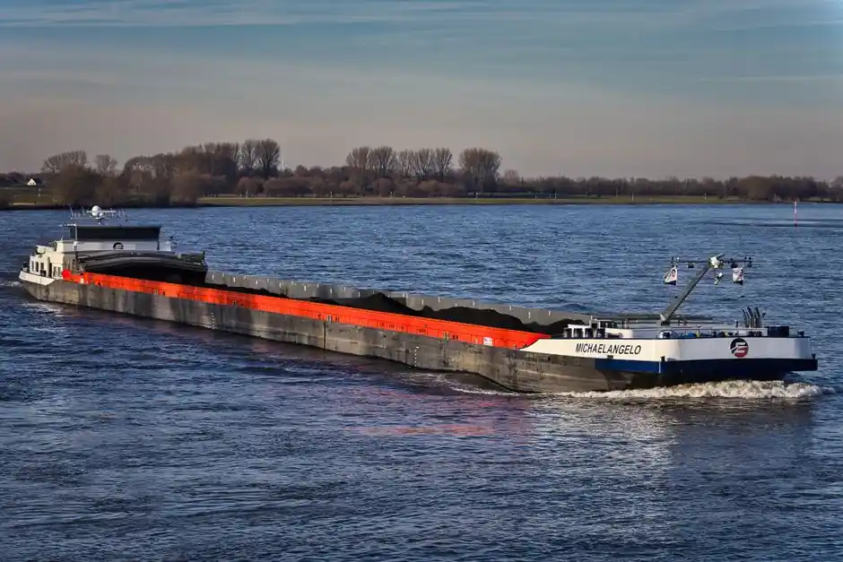 Molybdenum Supply Chain 2026: Reserves, Pricing Pressure, and Form-Factor Risk