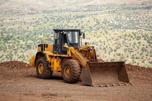 Motor Grader types and classifications - Engine and Emissions Tier in Current Production