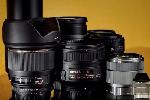 does a motorized zoom lens lose accuracy compared with fixed magnification optics on a VMM? - Comparison: fixed vs motorized zoom on a VMM