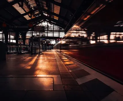Optical Glass selection for rail industry - Limitations and Failure Modes Specific to Rail