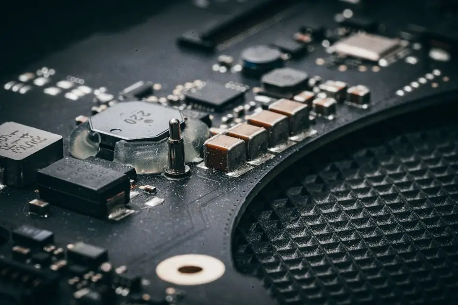 PCB Raw Material Sourcing Guide: CCL Cost Stack, Copper Weight, and Substrate Specs
