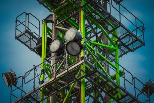 Perimeter Alarm System selection for confined space entry - Decision criteria: portable kit vs. fixed rig vs. tripod build