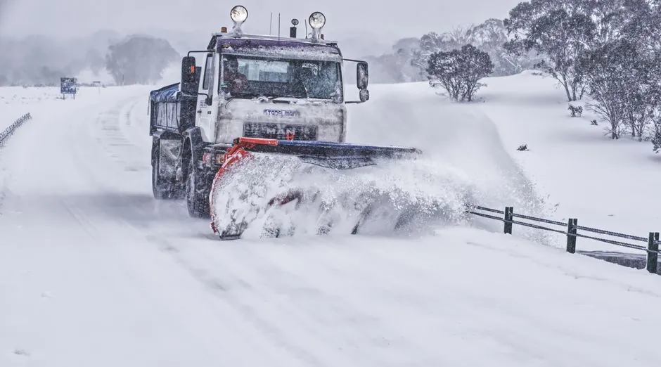 Pile Driver snow pusher selection: widths, wings, and host-machine match