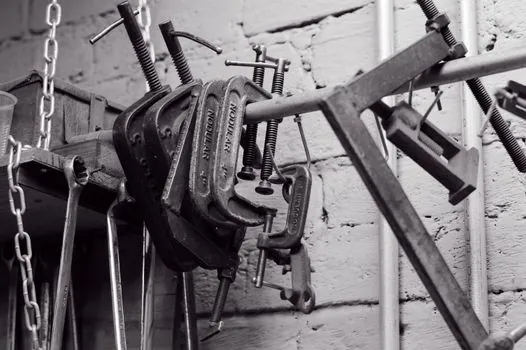 Pipe Clamp total cost of ownership analysis - Comparison Matrix: Clamp System Options on Decision Criteria