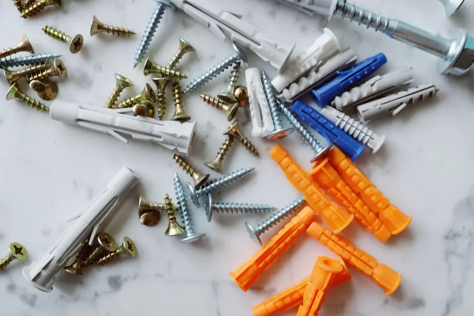Pneumatic Nail Gun Picks for Plumbing Installation Work