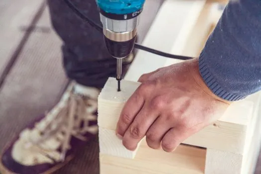Pneumatic Nail Gun advantages and disadvantages - Who Should Buy Pneumatic and Who Should Walk Away