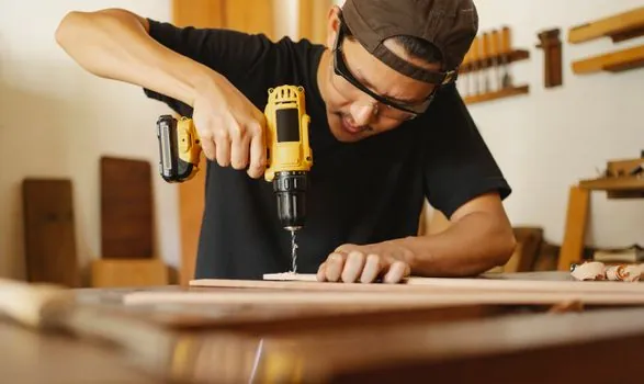 Pneumatic Nail Gun advantages and disadvantages - Pneumatic vs Cordless vs Electric: A Side-by-Side Check