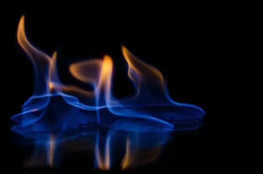 Polycarbonate (PC) selection for marine engineering - Flame retardancy and the V-0 transparent problem