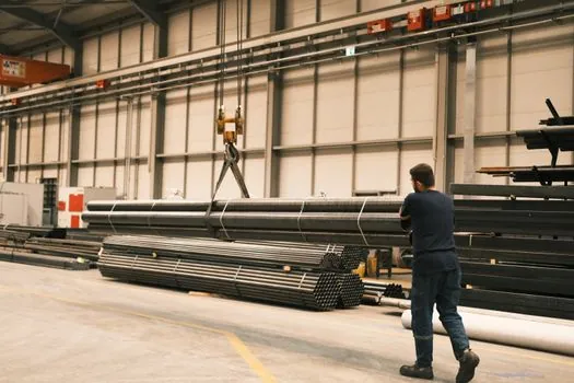 POM selection for general fabrication - Who POM Is For, and Who Should Walk Past
