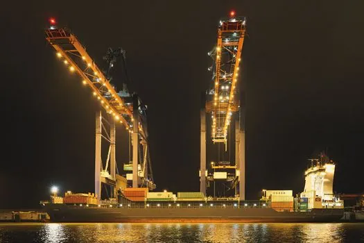 Truck-Mounted Crane specifications for port and terminal operations - Options Compared on 4 Decision Criteria
