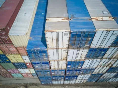 Turnover Box selection for port logistics - Comparison: Four Common Port-Logistics Container Types on 4 Decision Criteria