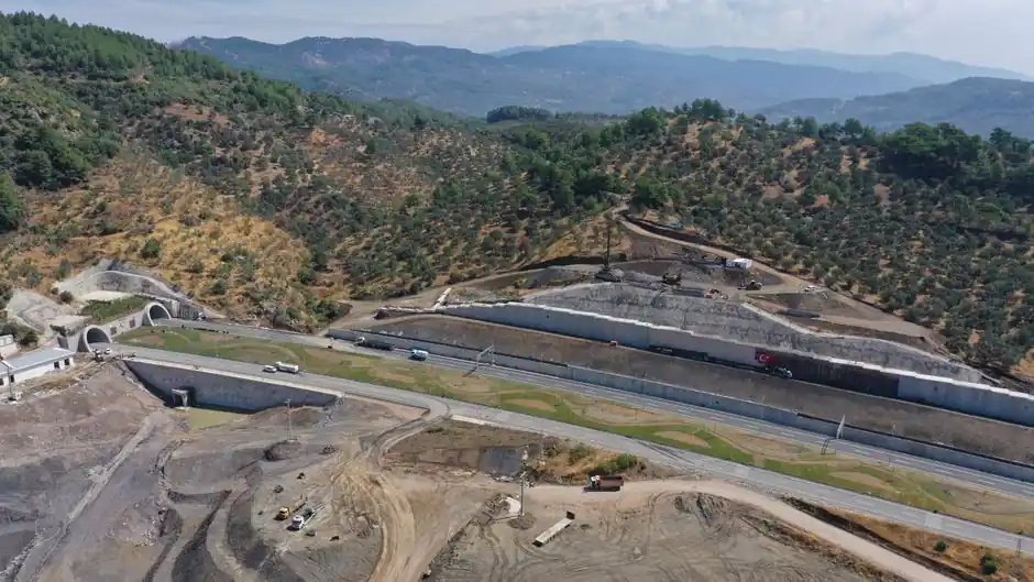 Power Trowel Selection for Tunnel Construction: Diameter, Engine, and Air-Quality