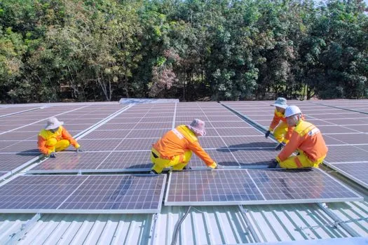 PV module line automation level and operators per GW - Cost, footprint, and the U.S. build equation