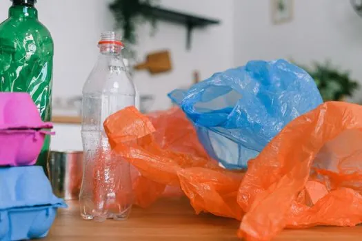 chemical recycling of plastics capacity 2026 pyrolysis vs depolymerization - Depolymerization: polymer-specific, monomer-yielding, lower tolerance for contam