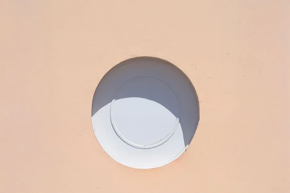 Rate-of-Rise Heat Detector: 15°F/min Threshold and Vent Behavior