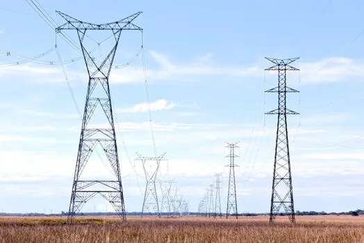 Reactive Power Compensation sizing and selection guide - Technology Comparison Across Selection Criteria