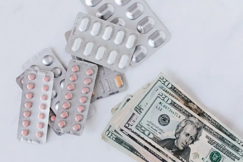 Reagent 25 g vs 2.5 kg Pack: Per-Gram Cost Gap Explained