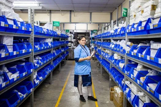 Safety Glasses selection for warehouse operations - Selection Criteria Compared: Spectacles vs OTG vs Bifocal vs Goggles