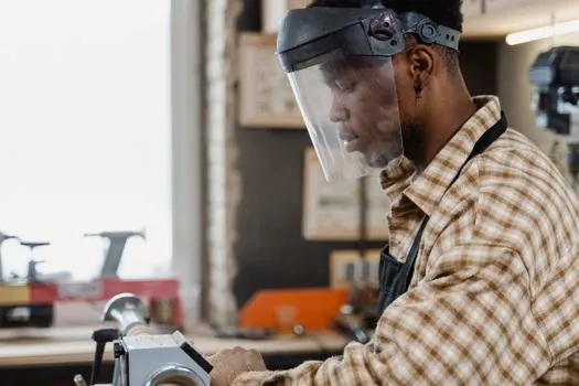 can safety glasses be worn with a face shield for extra protection? - Selection Criteria and Real Use Cases