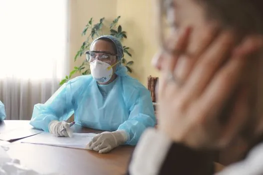 can safety glasses be worn with a face shield for extra protection? - OSHA Standards and the Primary vs Secondary Rule