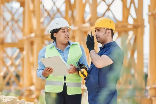 Safety Helmet selection for work at height - EN 12492, EN 397 and ANSI Z89.1 compared on the four criteria that matter