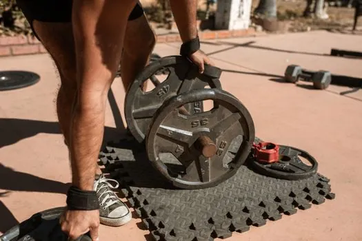 Safety Mat buying guide 2026 - Material and construction: one-piece polyurethane vs foam, rubber, PVC