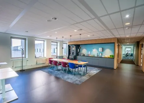 Suspended Ceiling selection for schools - Mineral Fibre vs Fibreglass vs Gypsum: Material Comparison