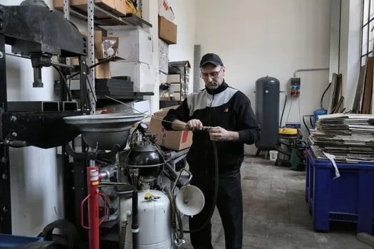 Shell Core Machine calibration and maintenance guide - Comparison: Shell vs Cold-Box vs Hot-Box Core Equipment Maintenance
