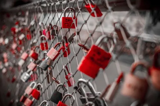 can a single guard locking device achieve PLe for lock monitoring? - Selection criteria and the failure modes that break the design