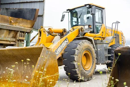 Skid Steer Loader installation guide - Step 3, Hydraulic Quick-Connect and Attachment Setup