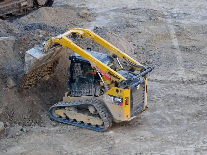 Skid Steer Loader Types, Lift Paths, and Field Applications