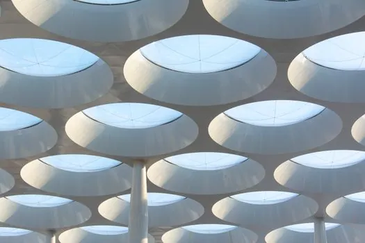 Skylight selection for schools - Natural vs artificial skylights: a criteria-based comparison