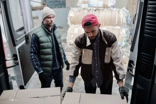 Sorting System selection for apparel distribution - Selection Criteria: Throughput, Parcel Mix, Returns, and Footprint