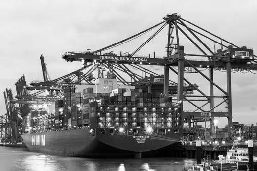 Sorting System selection for chemical shipping - Comparison: divert-roller vs sliding-shoe vs cross-belt for chemical shipping