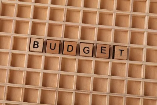 SPC Flooring selection for residential construction - Budget, Sourcing, and Trackable Signals for the Next 6 Months