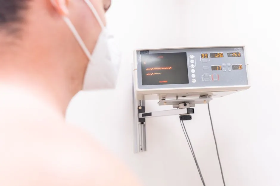Spec-driven material selection for 3D-printed medical devices