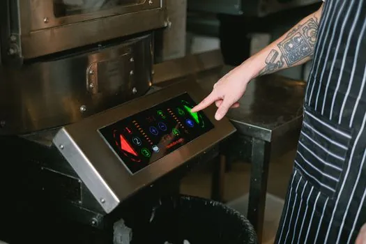 best Temperature Controllers for food and beverage - Recipe, batch, and FDA 21 CFR Part 11 compliance