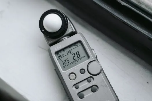 how to choose a Spectrophotometer - Resolution, Stray Light, and Photometric Accuracy Thresholds