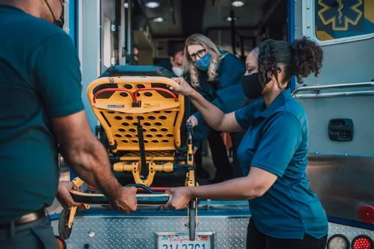 Stretcher price and cost guide - Manual vs powered: total cost of ownership