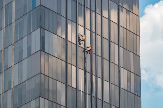 Stretcher selection for work at height - Inspection, traceability, and the harness-stretcher interface