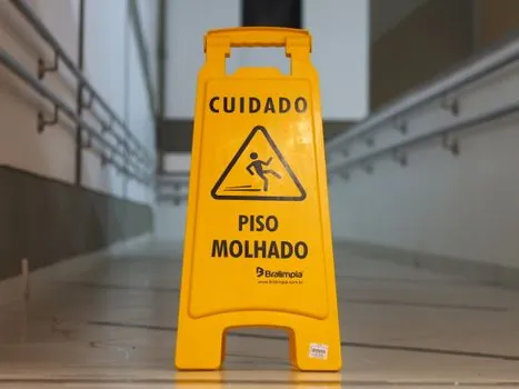 Stretcher vs Warning Sign - Options Comparison: Stretcher Types vs Warning Sign Types