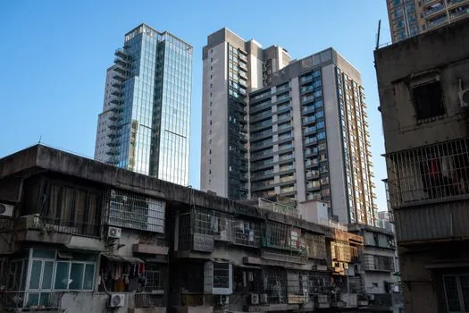 Suspended Ceiling selection for high-rise buildings - Suspended vs Exposed Ceiling in Tall Residential