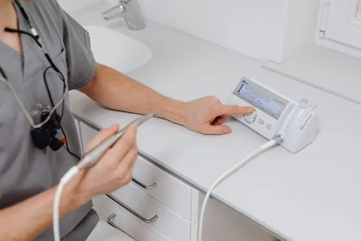 System Window & Door selection for hospitals - Hygiene, sealing, and infection-control performance