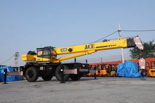 Truck Crane vs Crawler Crane - Limits, Failure Modes, and Sourcing Signals
