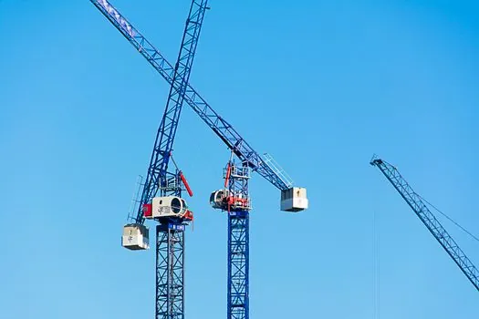Truck Crane working principle explained - Mechanical chain: boom, sheaves, and the lever effect